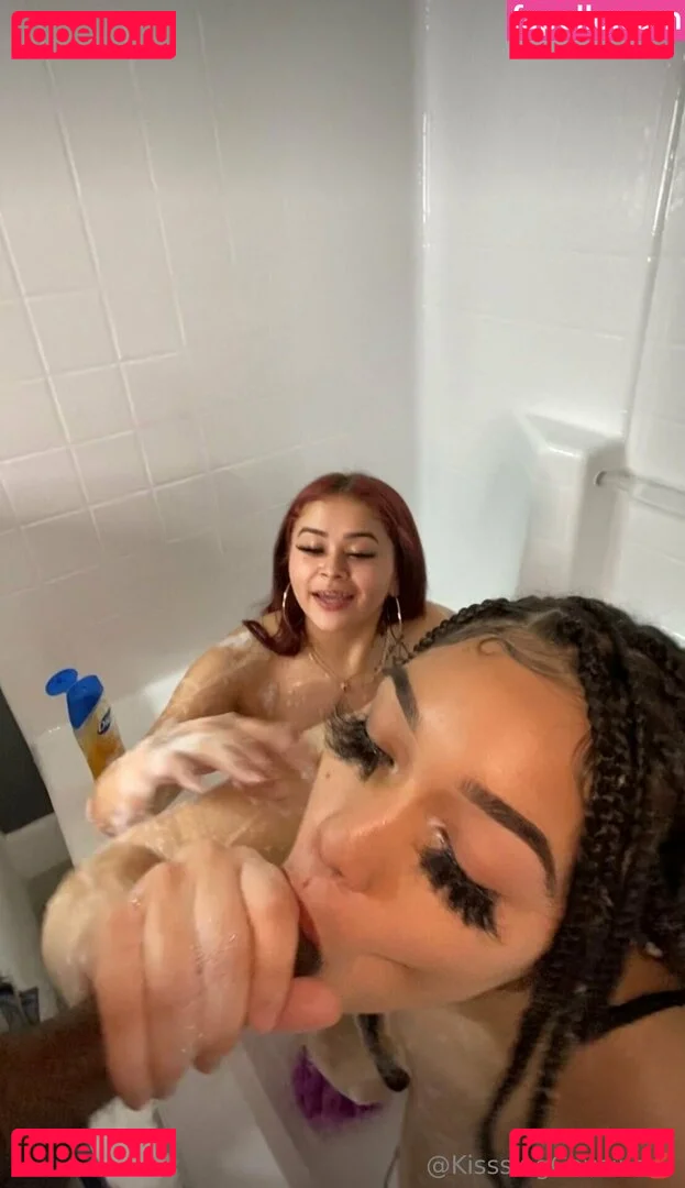 kisssingcousins Onlyfans Photo Gallery 