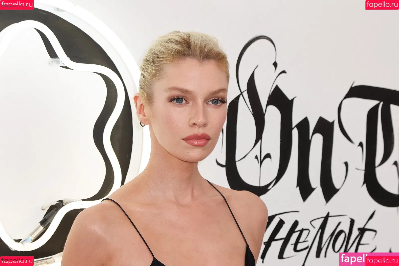 Stella Maxwell Onlyfans Photo Gallery 