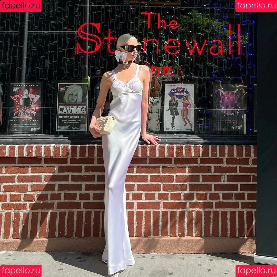 Stella Maxwell Onlyfans Photo Gallery 