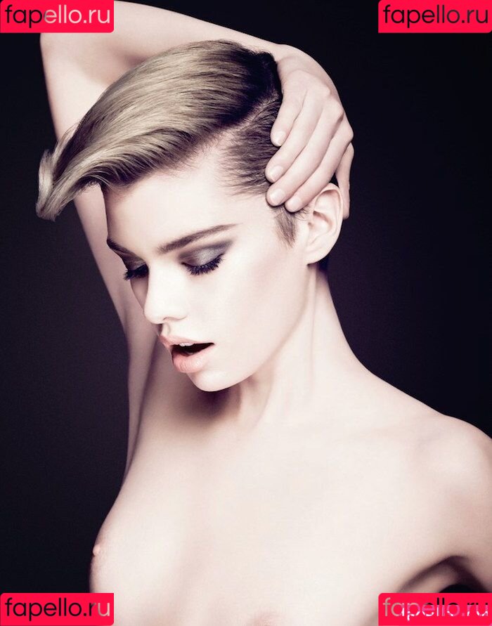 Stella Maxwell Onlyfans Photo Gallery 