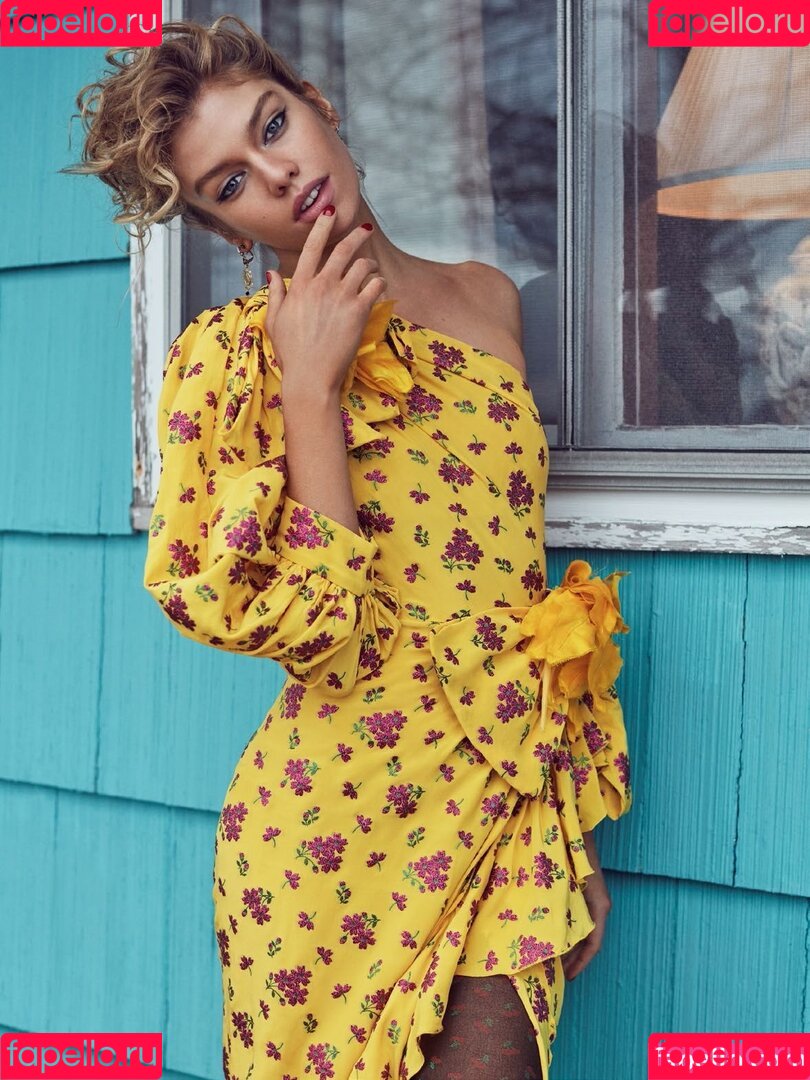 Stella Maxwell Onlyfans Photo Gallery 