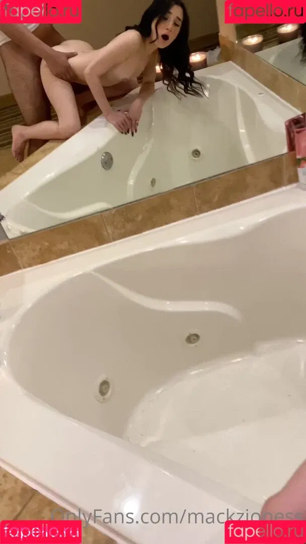 Mackenzie Jones Onlyfans Photo Gallery 