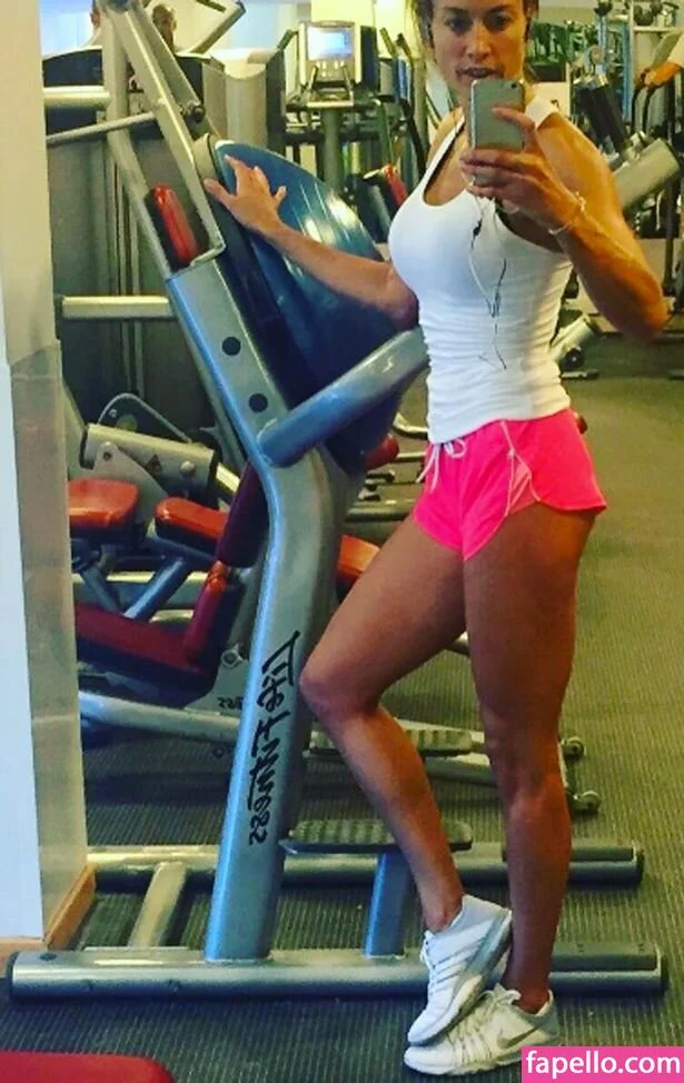 Melanie Sykes Onlyfans Photo Gallery 