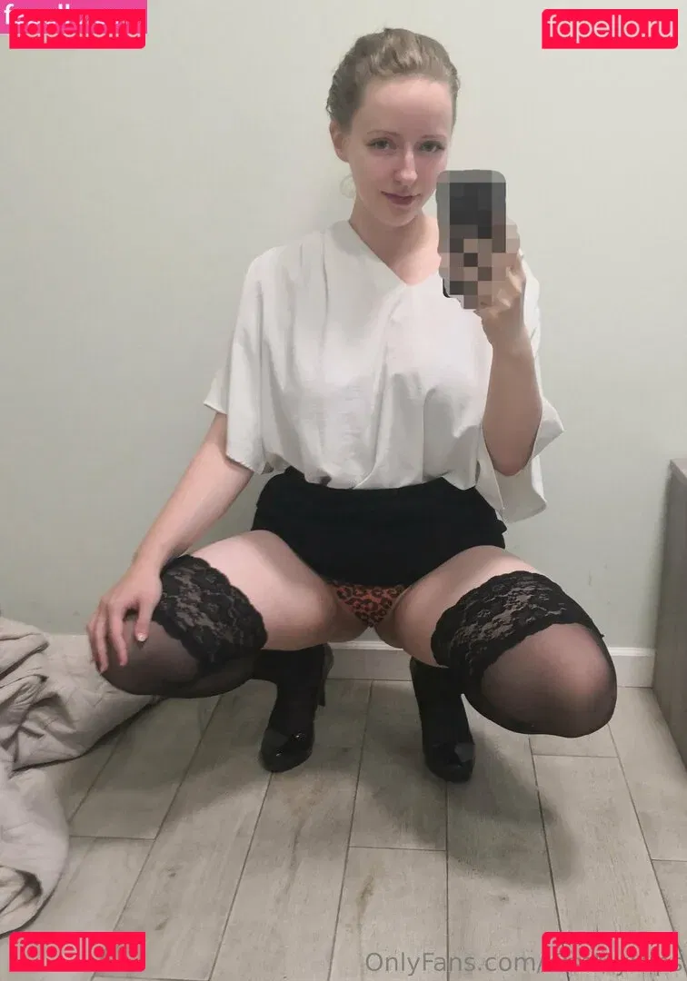 KissMyHips Onlyfans Photo Gallery 