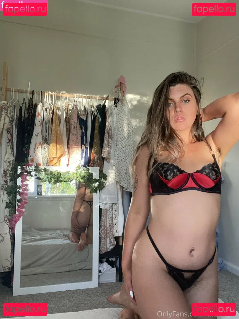 clitriinee2 Onlyfans Photo Gallery 