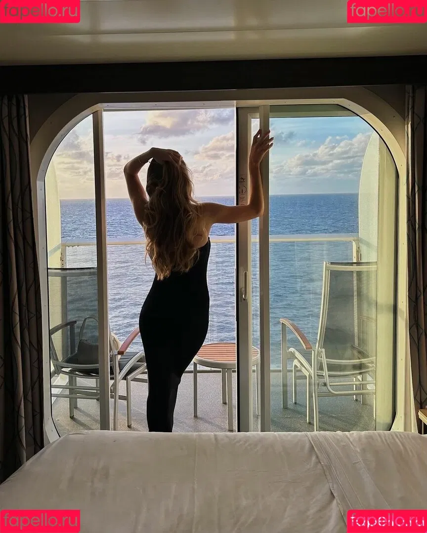 Charlotte Bregman Onlyfans Photo Gallery 