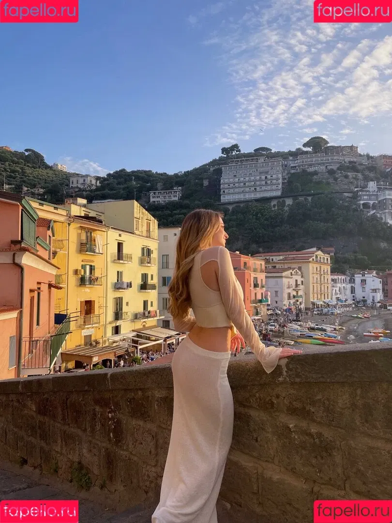 Charlotte Bregman Onlyfans Photo Gallery 