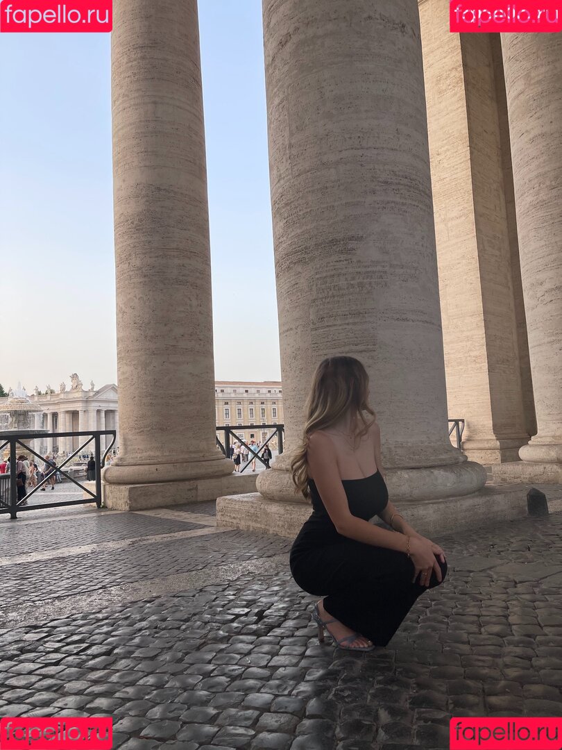 Charlotte Bregman Onlyfans Photo Gallery 