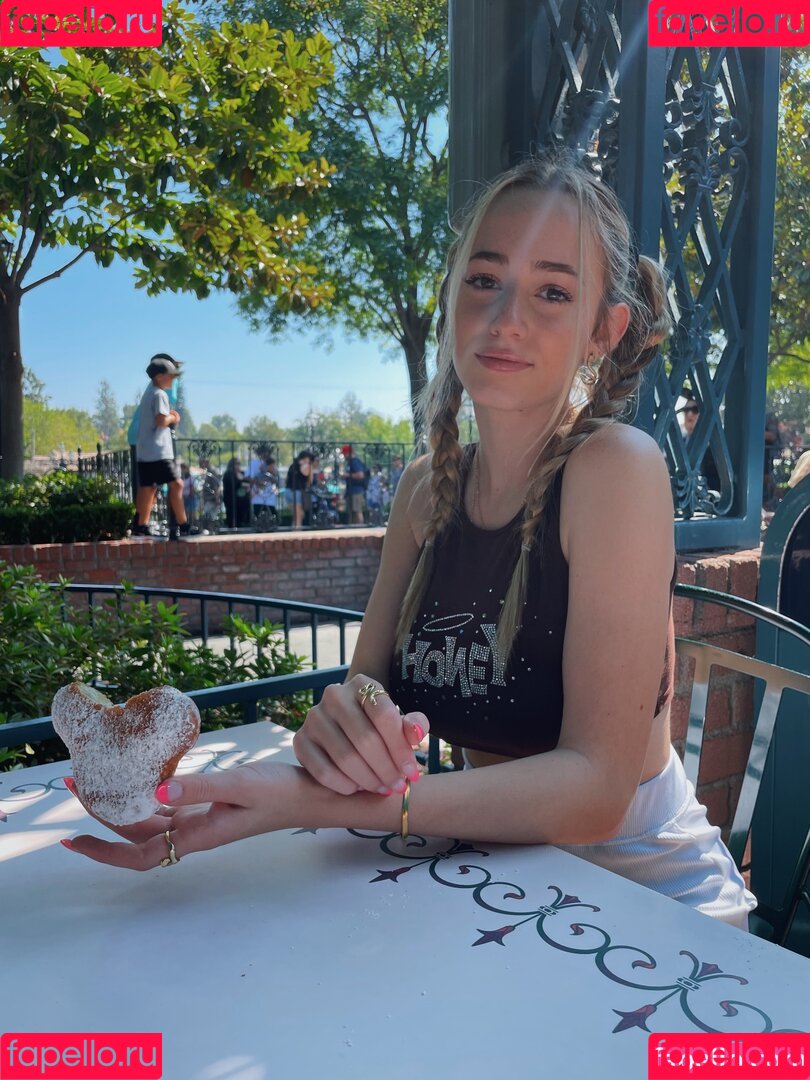 Charlotte Bregman Onlyfans Photo Gallery 