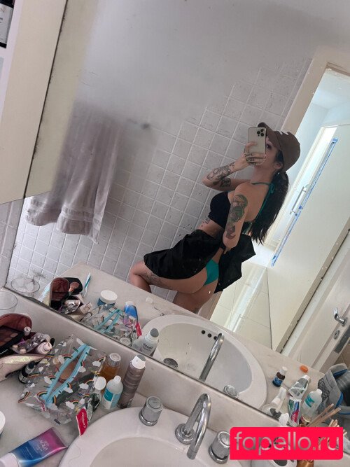 Caputile Onlyfans Photo Gallery 