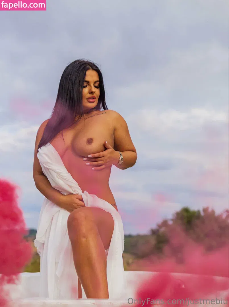 Justmebiu Onlyfans Photo Gallery 