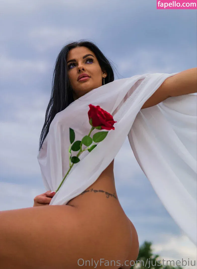 Justmebiu Onlyfans Photo Gallery 