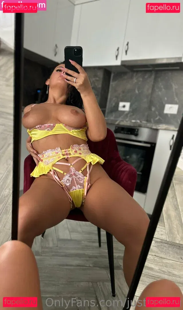 Justmebiu Onlyfans Photo Gallery 