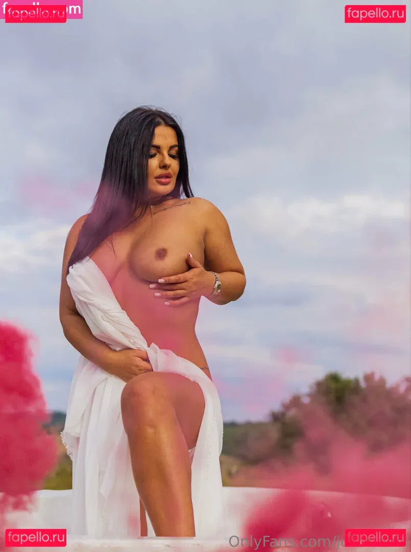 Justmebiu Onlyfans Photo Gallery 