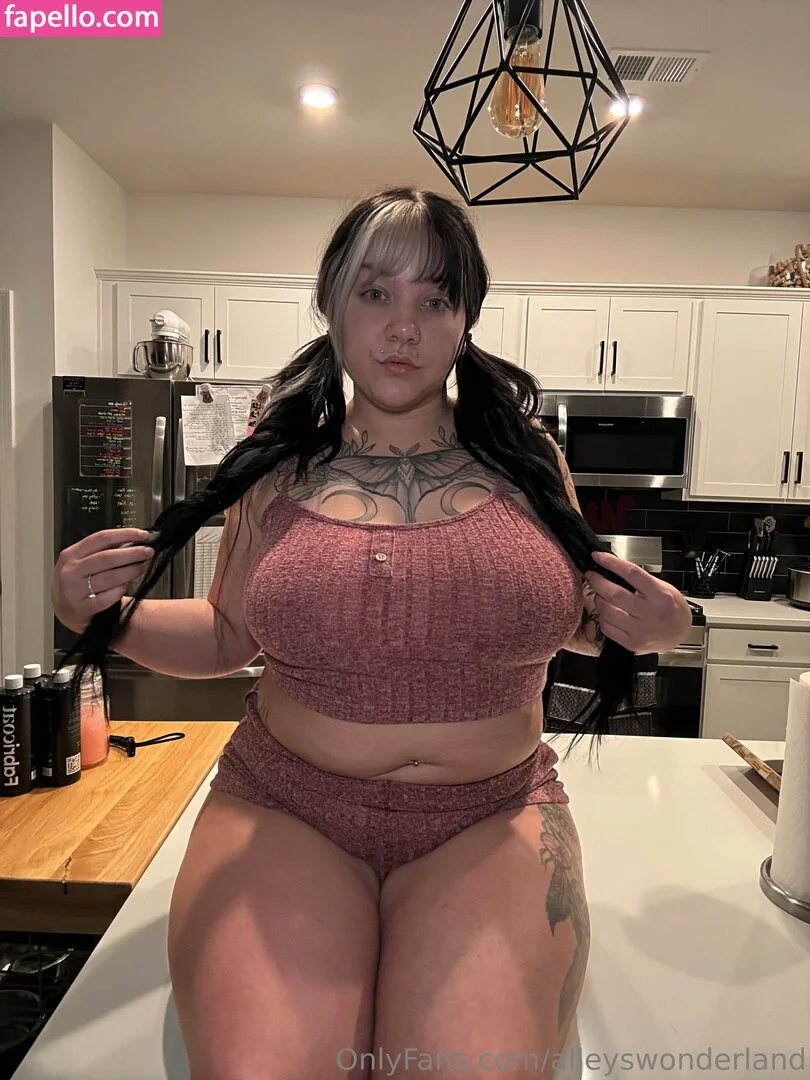 alleyswonderland Onlyfans Photo Gallery 