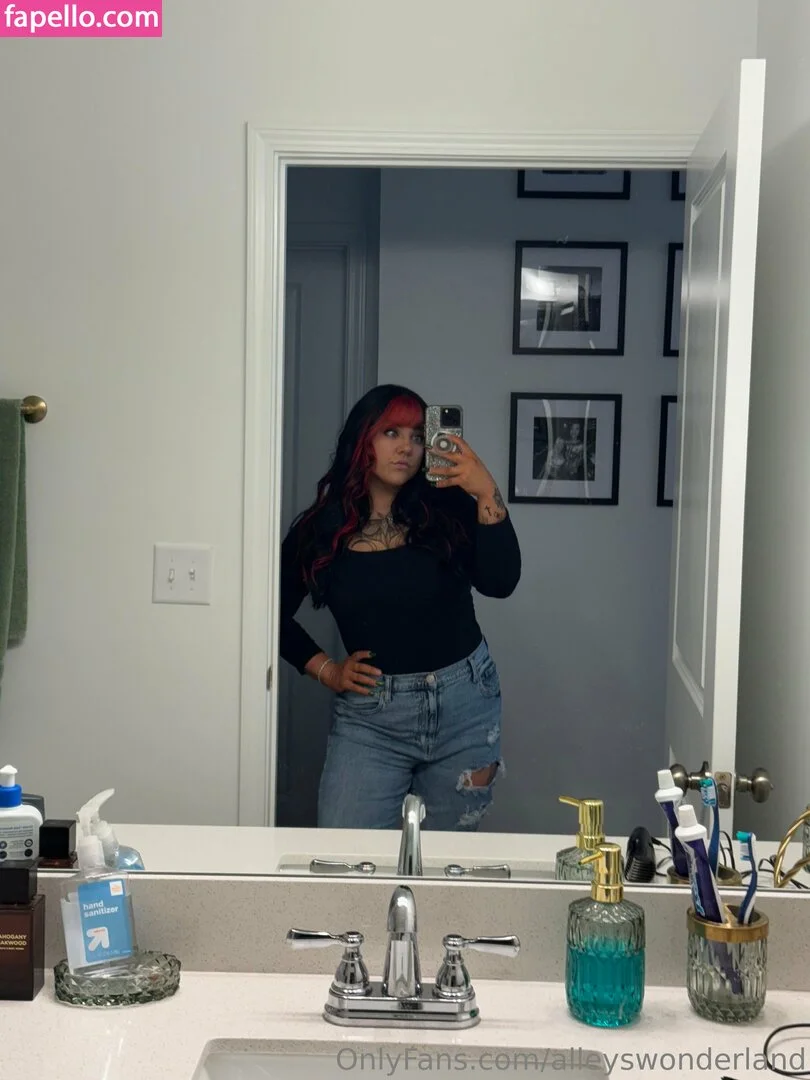 alleyswonderland Onlyfans Photo Gallery 