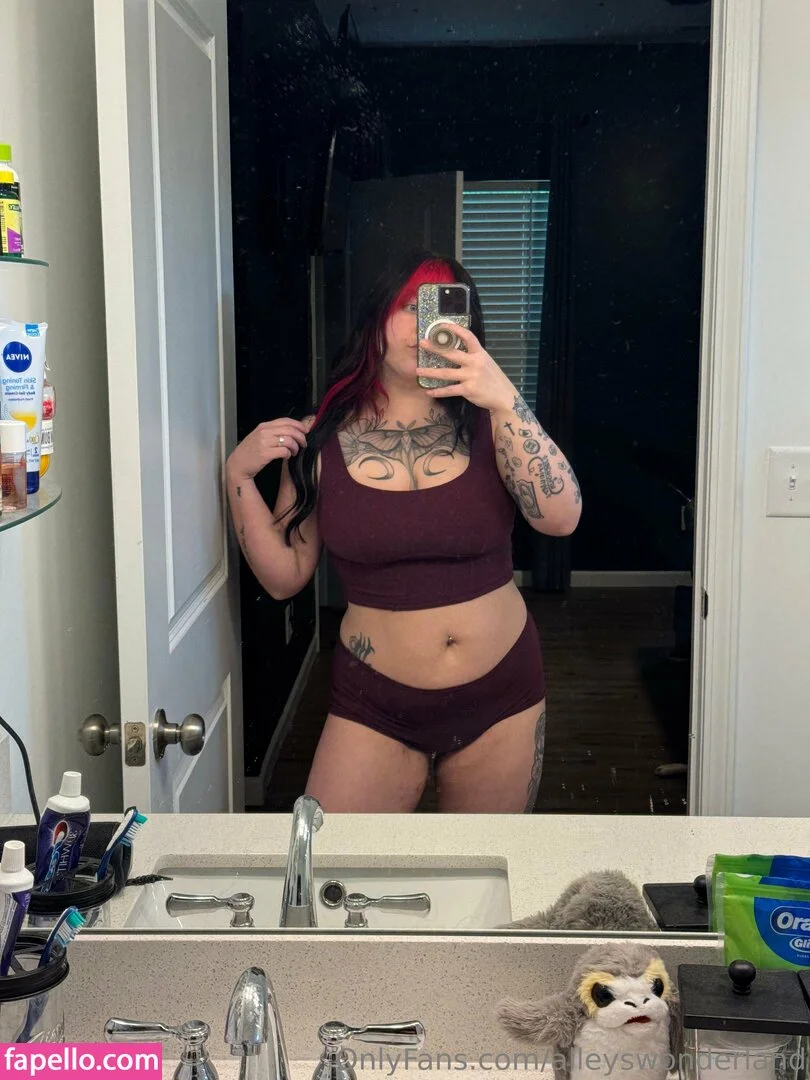 alleyswonderland Onlyfans Photo Gallery 