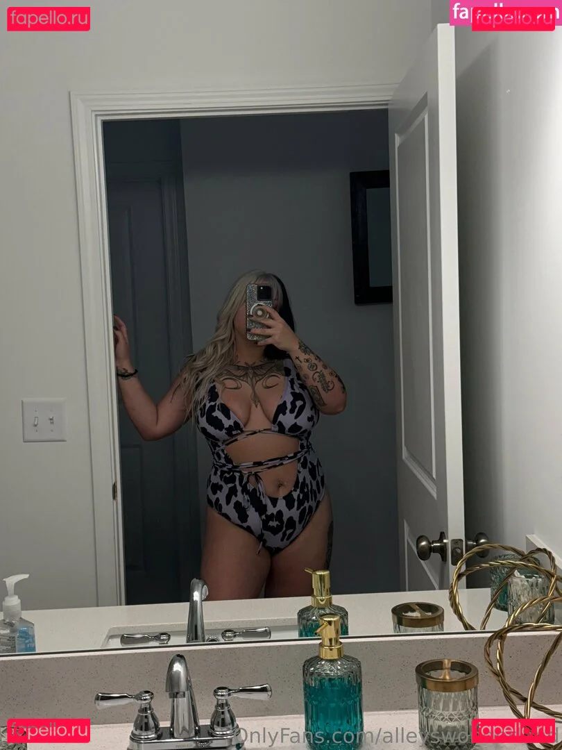 alleyswonderland Onlyfans Photo Gallery 