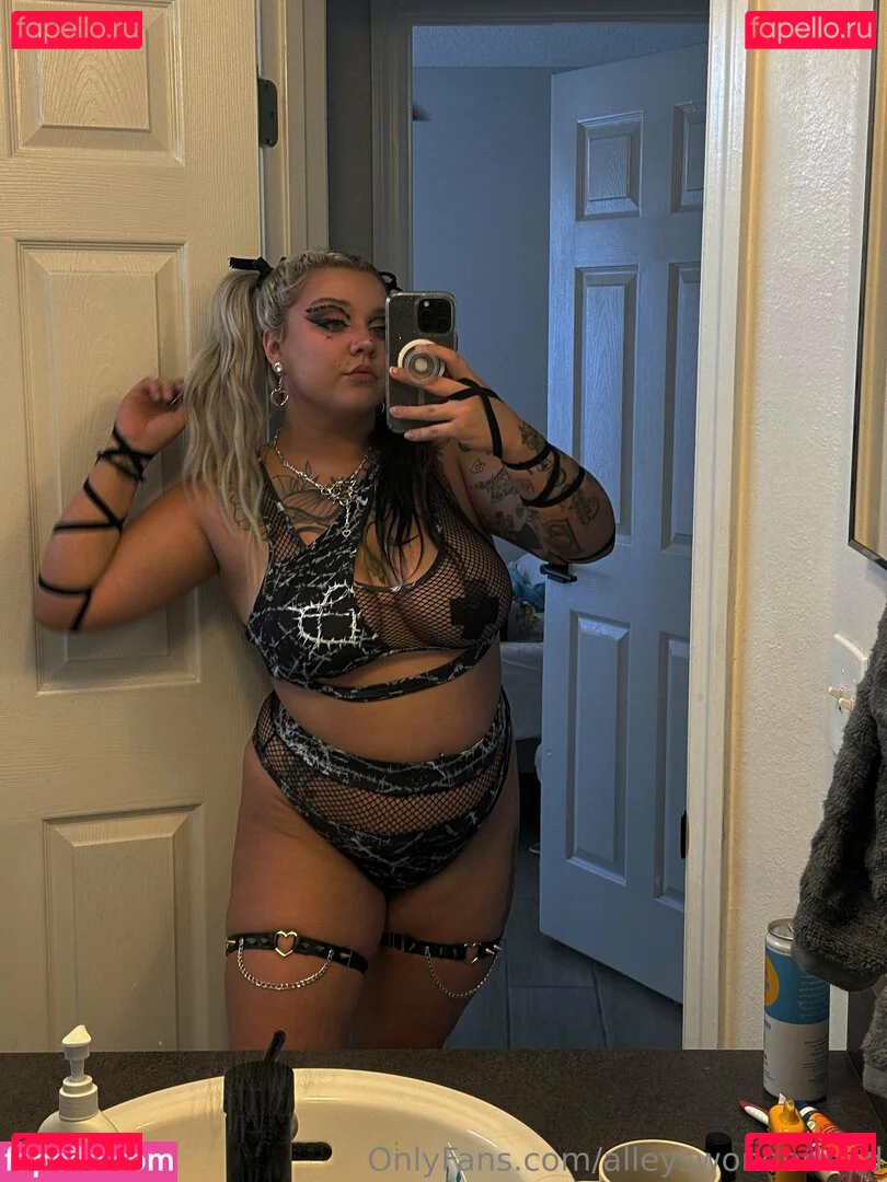 alleyswonderland Onlyfans Photo Gallery 