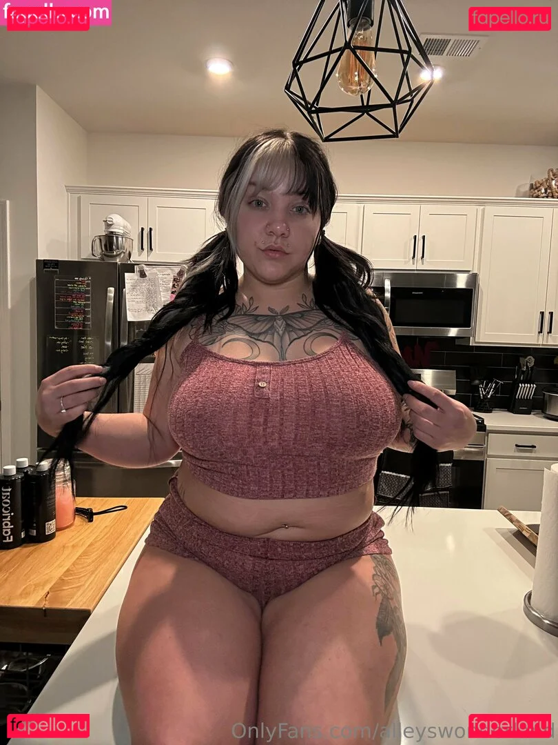 alleyswonderland Onlyfans Photo Gallery 