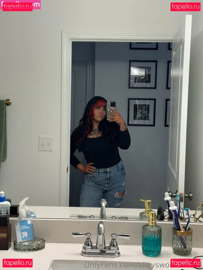 alleyswonderland Onlyfans Photo Gallery 