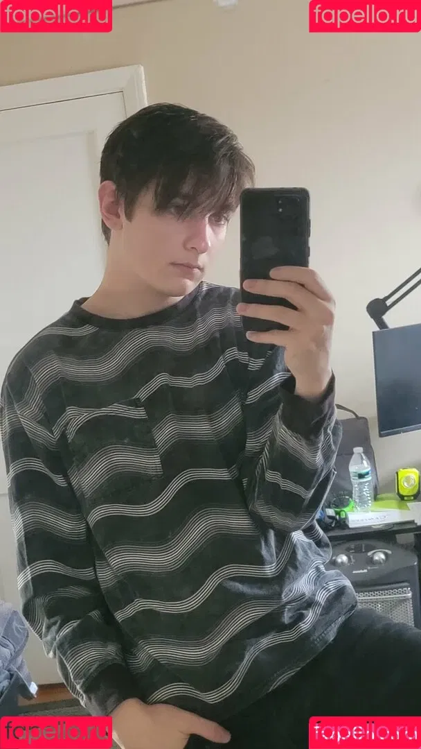 egotwink Onlyfans Photo Gallery 
