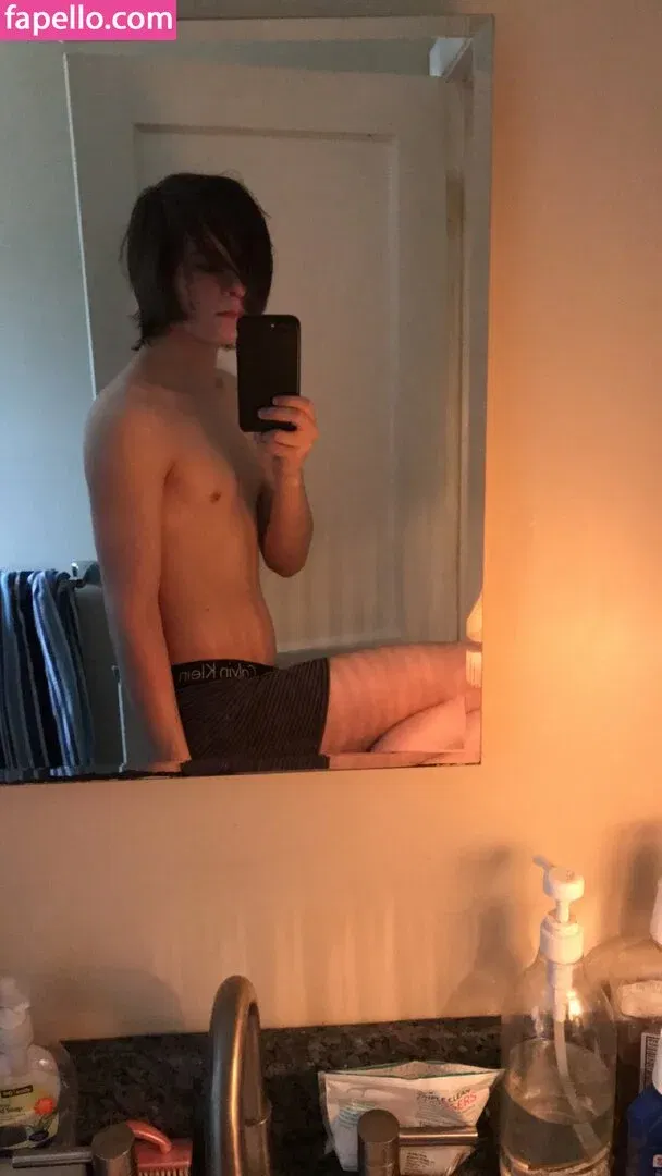 egotwink Onlyfans Photo Gallery 