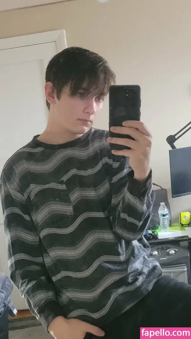 egotwink Onlyfans Photo Gallery 