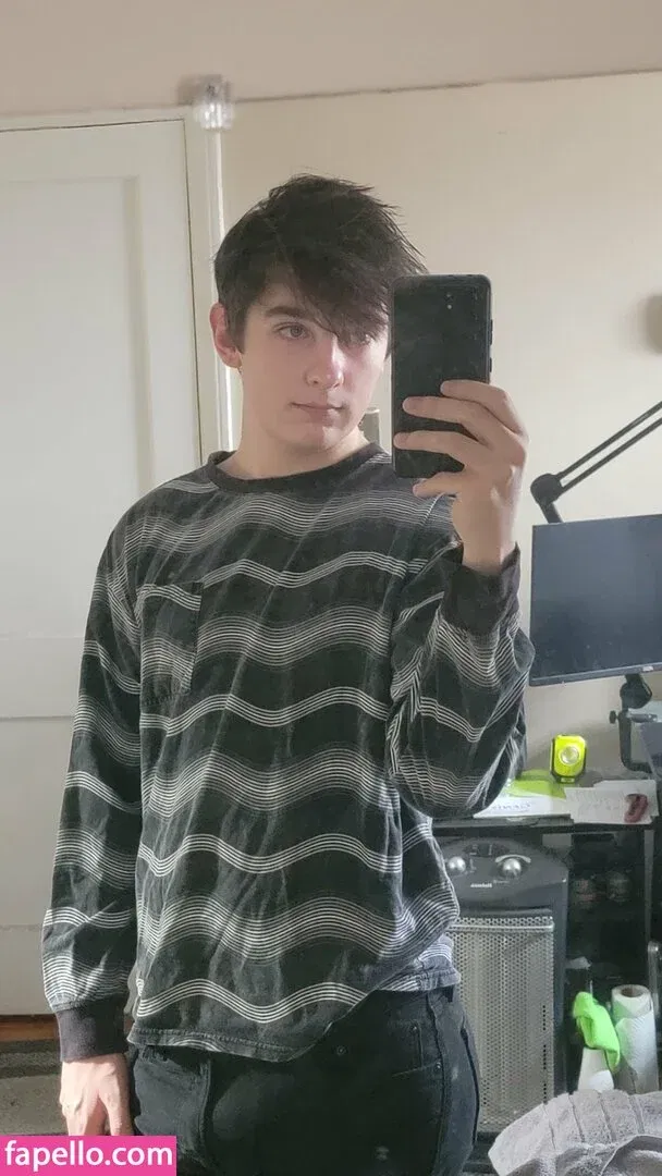 egotwink Onlyfans Photo Gallery 