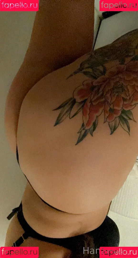 Halfie Hana Noami Onlyfans Photo Gallery 