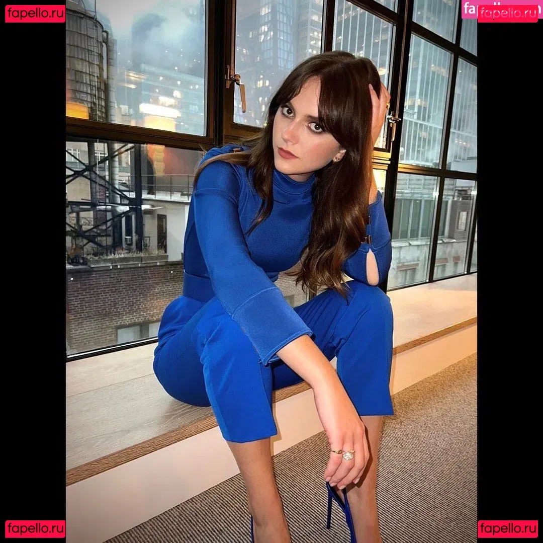 Emilia Jones Onlyfans Photo Gallery 