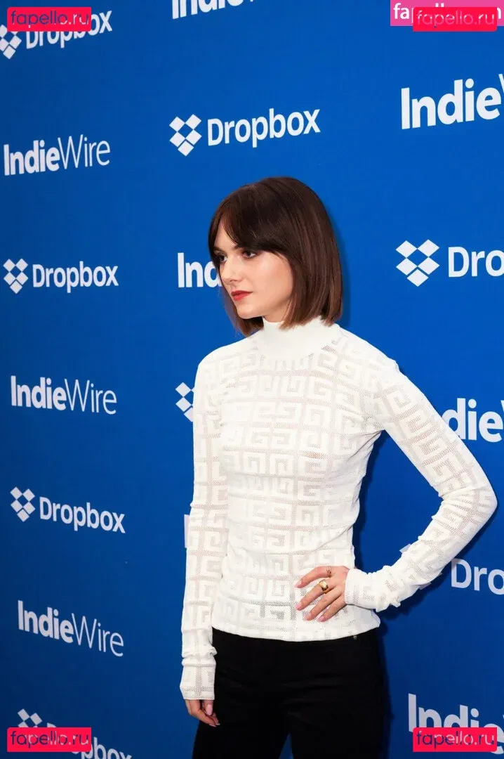 Emilia Jones Onlyfans Photo Gallery 