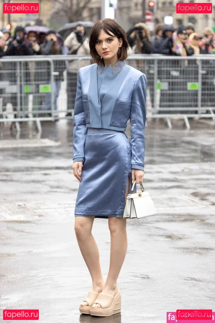 Emilia Jones Onlyfans Photo Gallery 