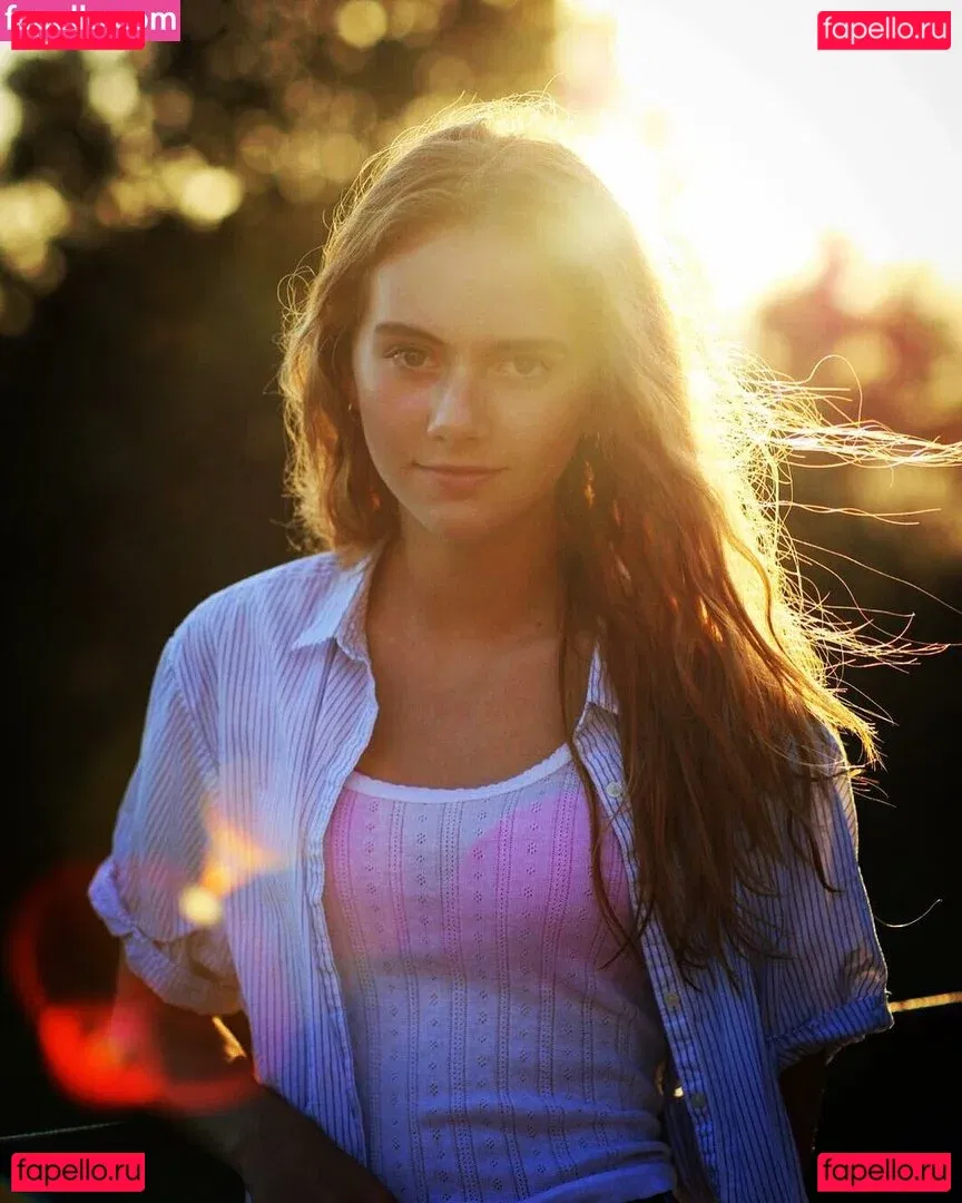 Emilia Jones Onlyfans Photo Gallery 