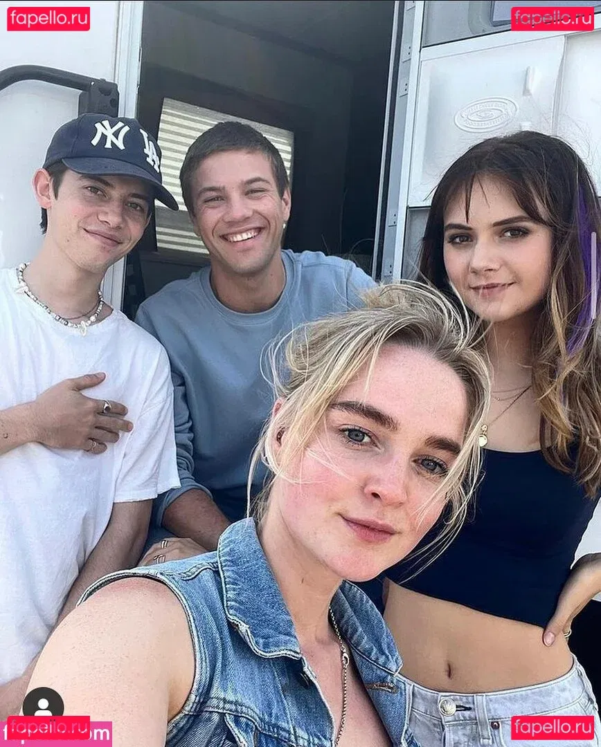 Emilia Jones Onlyfans Photo Gallery 