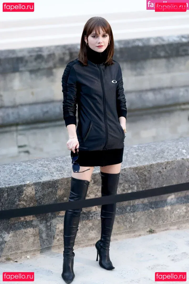 Emilia Jones Onlyfans Photo Gallery 