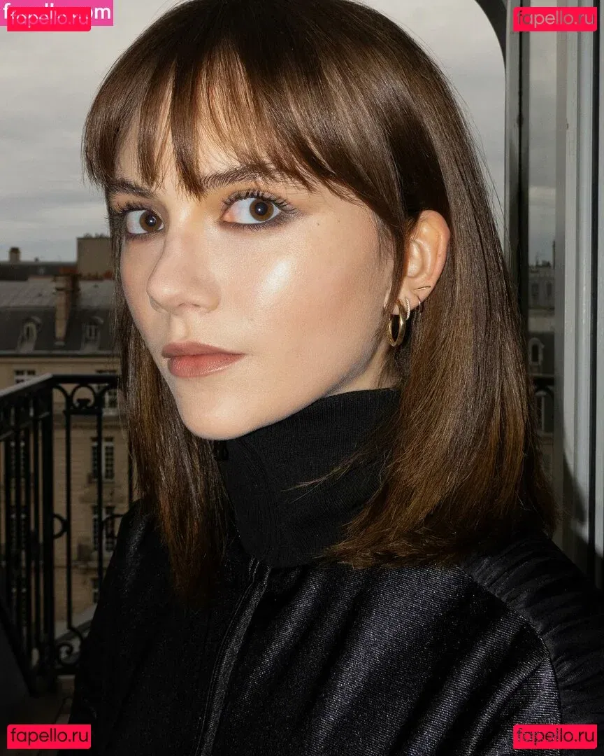 Emilia Jones Onlyfans Photo Gallery 