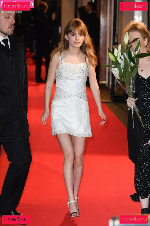 Emilia Jones Onlyfans Photo Gallery 