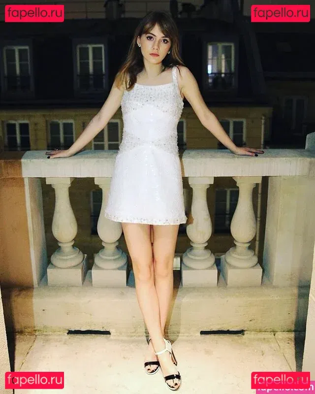 Emilia Jones Onlyfans Photo Gallery 