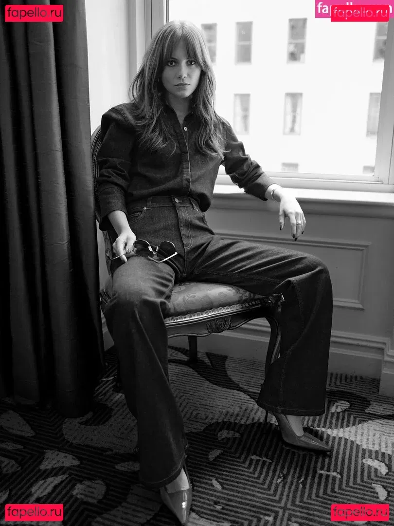 Emilia Jones Onlyfans Photo Gallery 