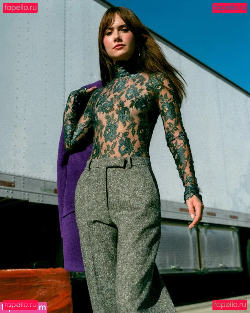 Emilia Jones Onlyfans Photo Gallery 