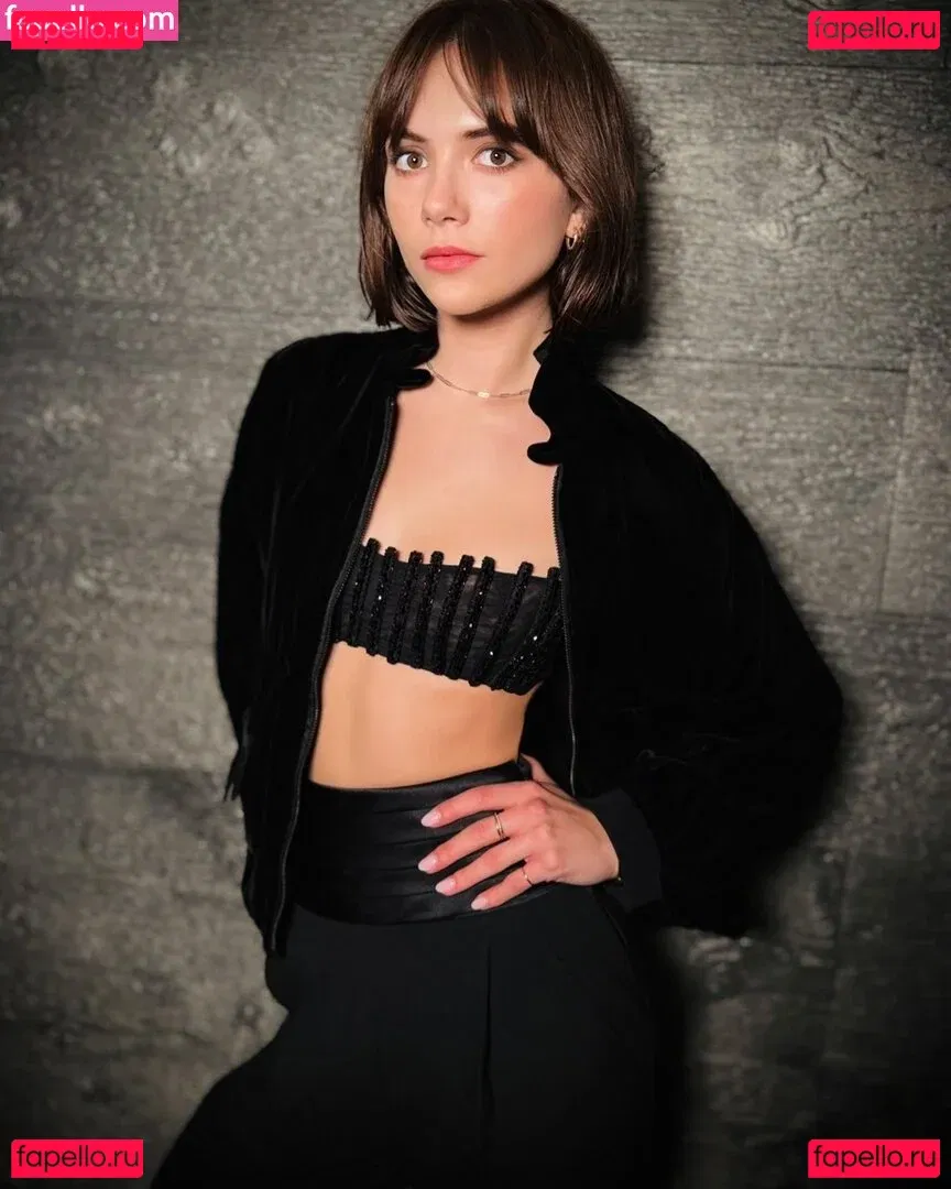 Emilia Jones Onlyfans Photo Gallery 