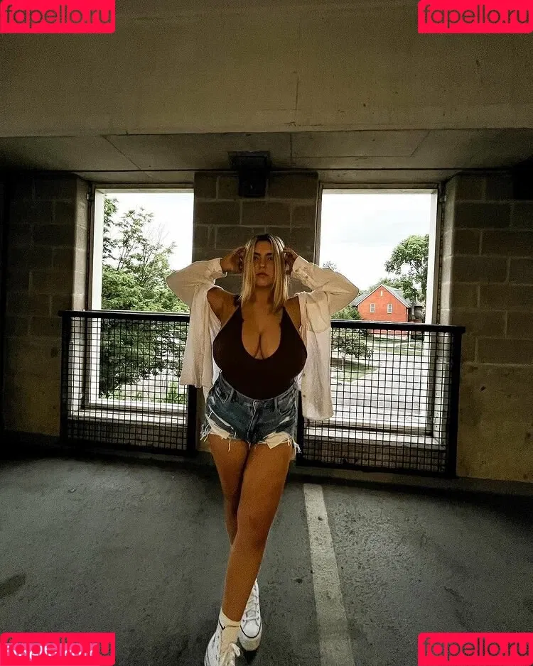 Sierra Bellingar Onlyfans Photo Gallery 