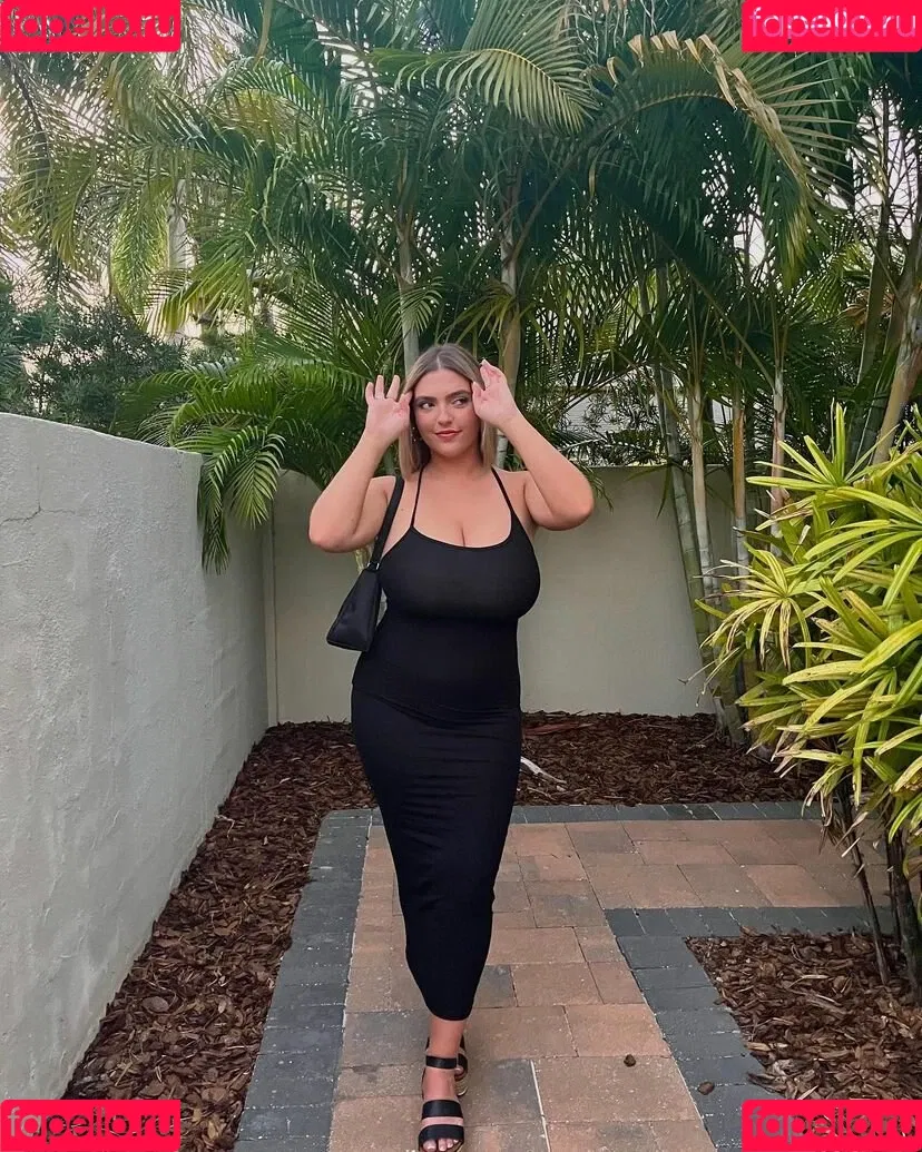Sierra Bellingar Onlyfans Photo Gallery 