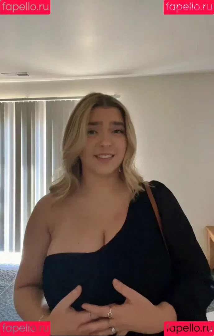 Sierra Bellingar Onlyfans Photo Gallery 