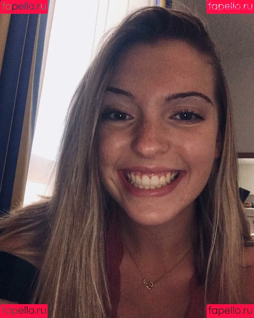 Sierra Bellingar Onlyfans Photo Gallery 