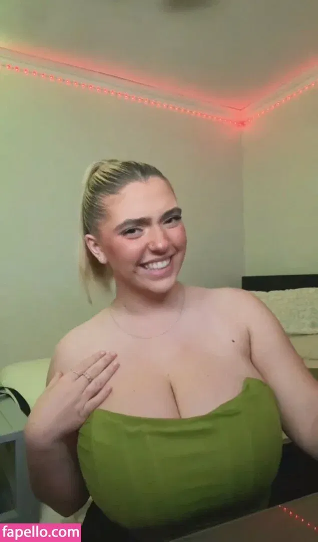 Sierra Bellingar Onlyfans Photo Gallery 