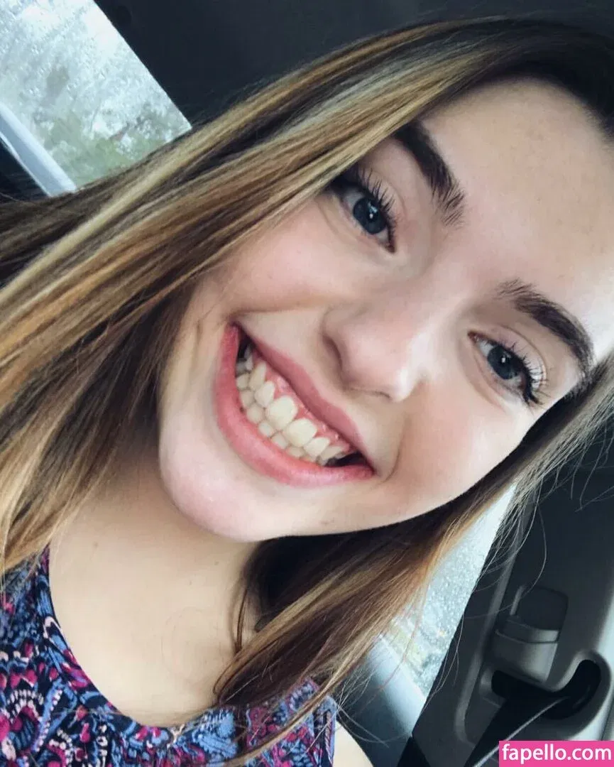 Sierra Bellingar Onlyfans Photo Gallery 