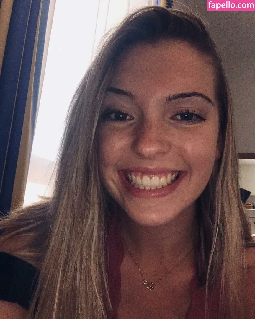 Sierra Bellingar Onlyfans Photo Gallery 