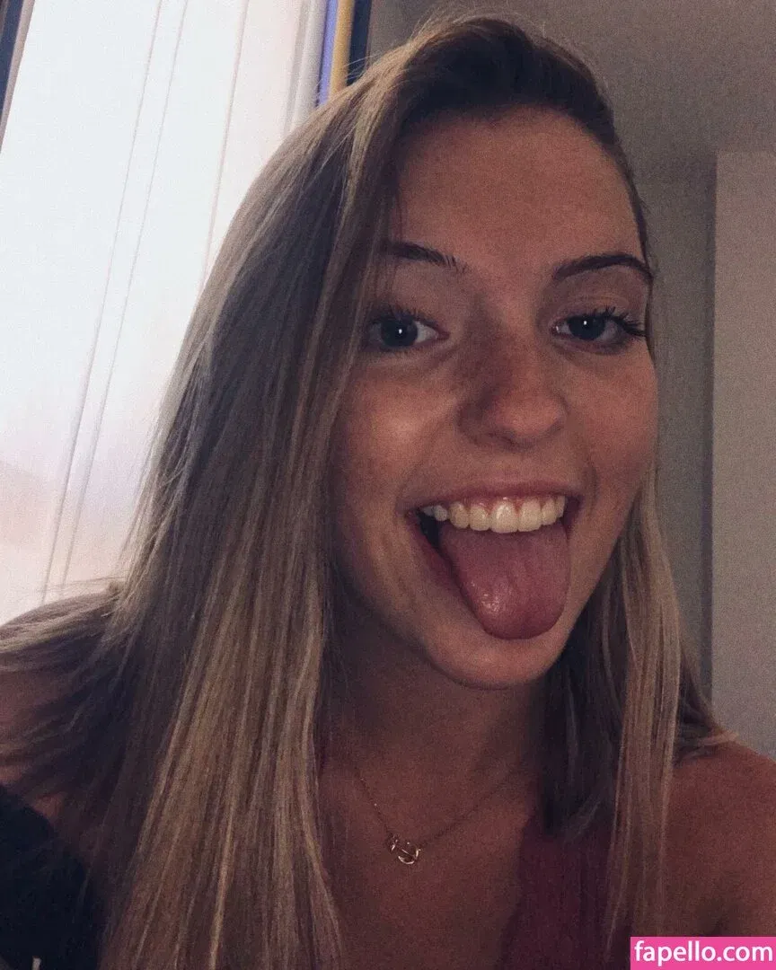 Sierra Bellingar Onlyfans Photo Gallery 